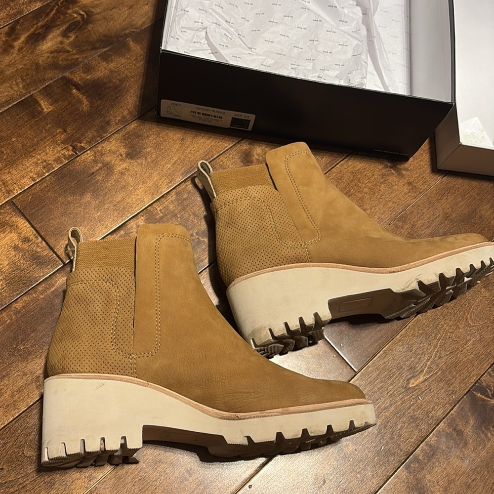 Dolce Vita Huey Booties Tan Suede Ankle Boots-Size 9.5